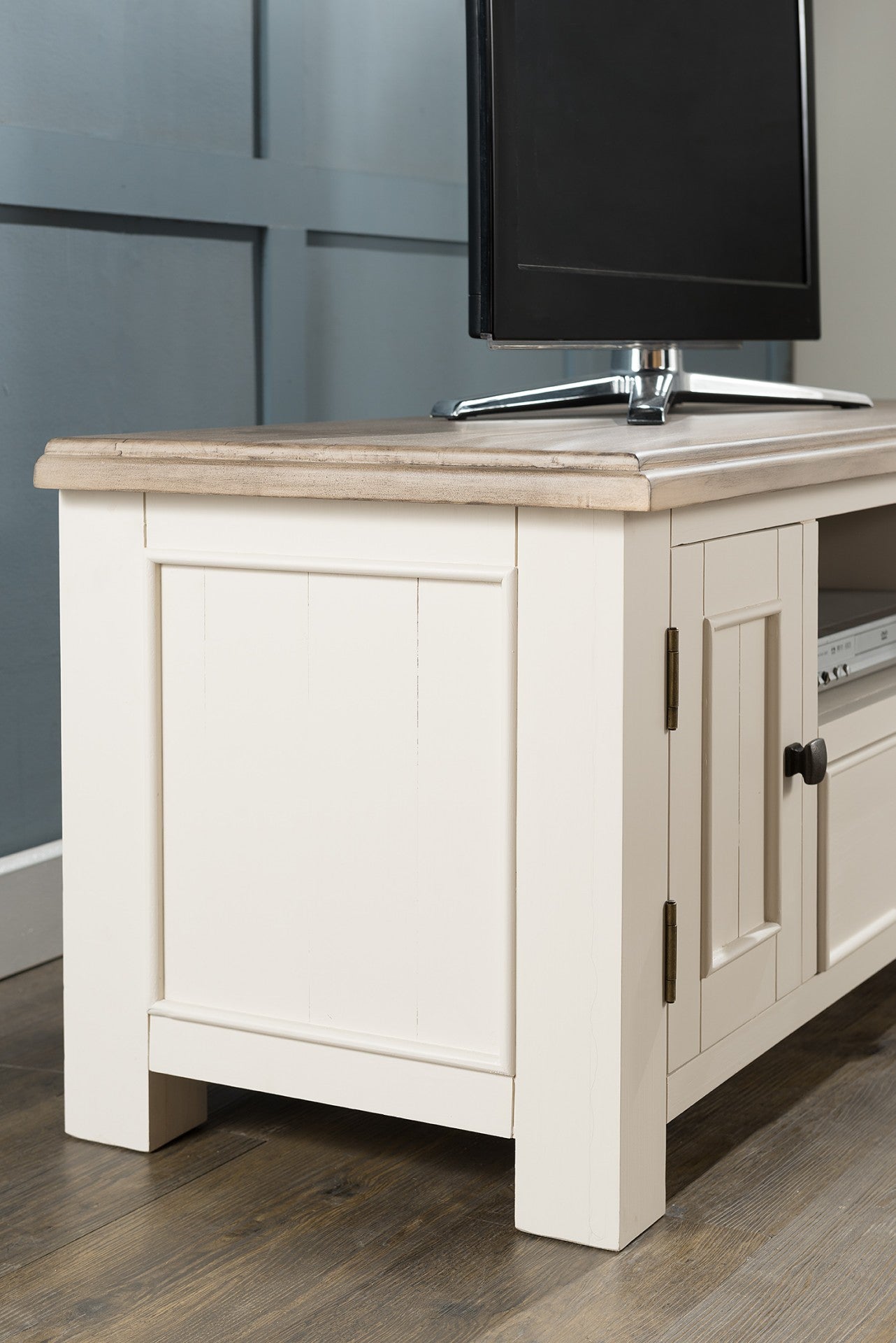 Portland Wide TV Unit