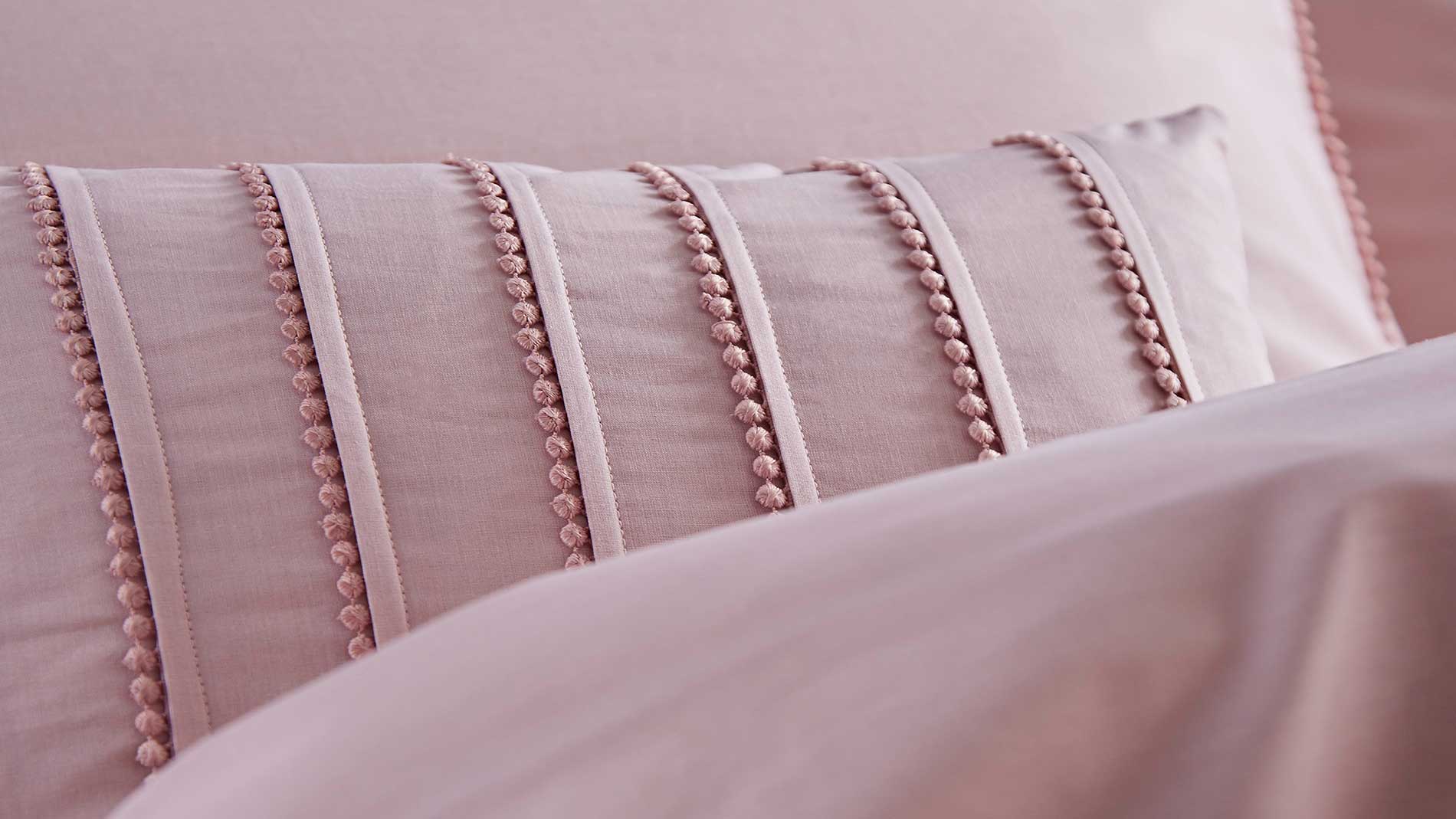 Pom Pom blush duvet set
